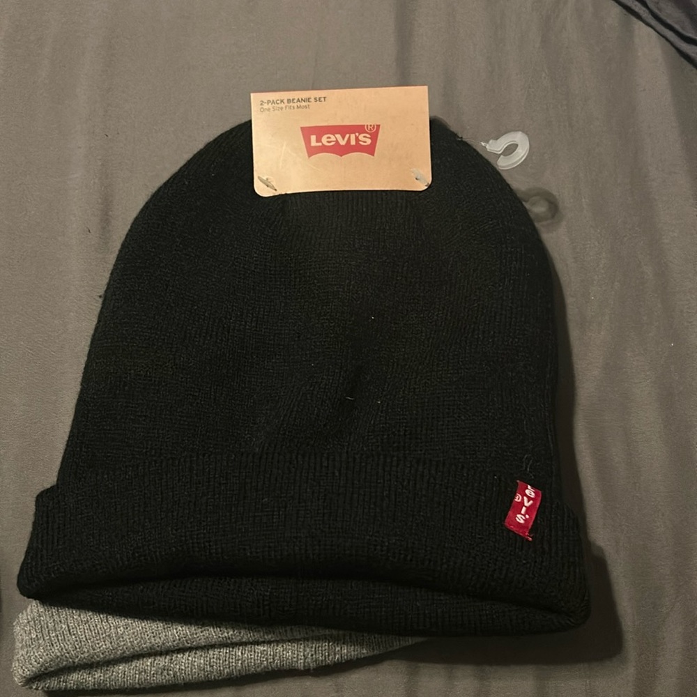 NWT men’s Levi’s 2 pack beanie set
